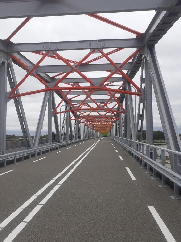 Brug tussen Grave en Nederasselt